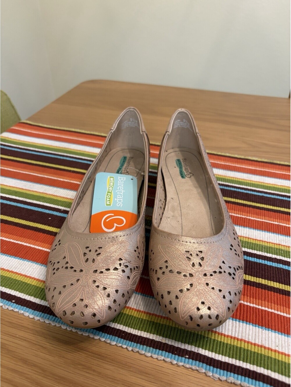 Baretraps Memory Foam Mariah Flats 9.5 Light Gold Cut-Out Floral Pattern